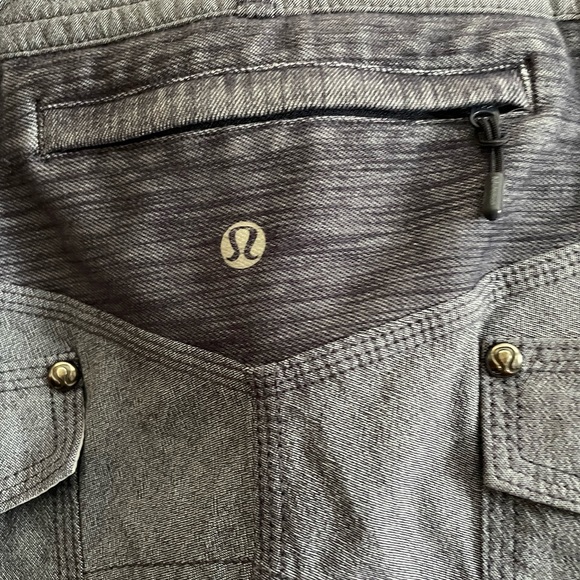 Lululemon sz 10 casual pants. Like new - Picture 7 of 9